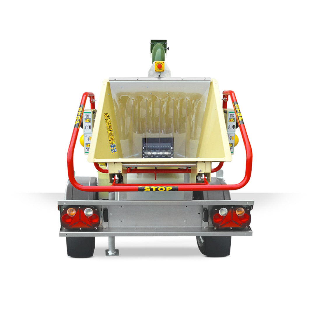 tremie du broyeur NEGRI R240 moteur HONDA et feux de remorque homologuée route