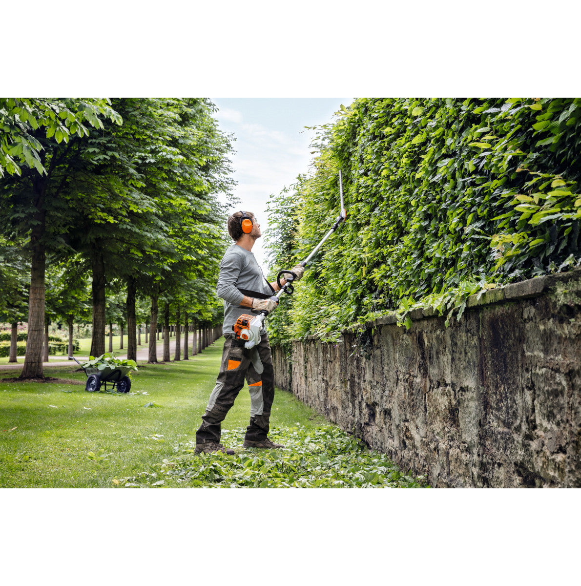 Taille-haie sur perche court thermique STIHL HL94KCE